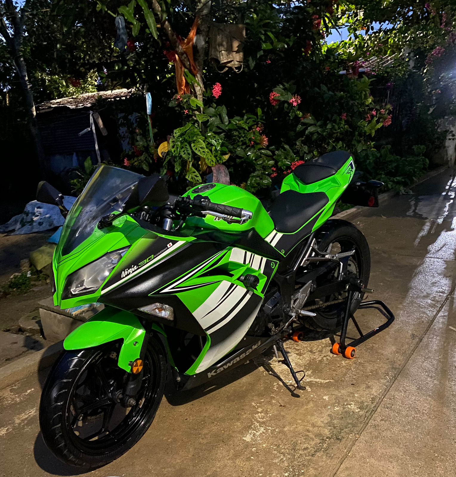 Moto Kawasaki Ninja 300 Modelo 2016 Y PlayStation 5 - Image 2