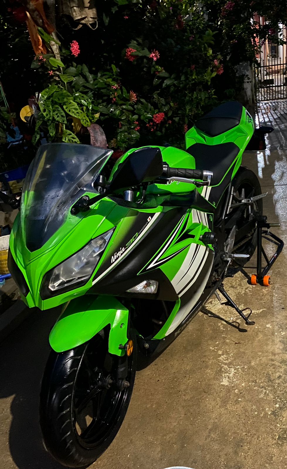 Moto Kawasaki Ninja 300 Modelo 2016 Y PlayStation 5 - Image 3